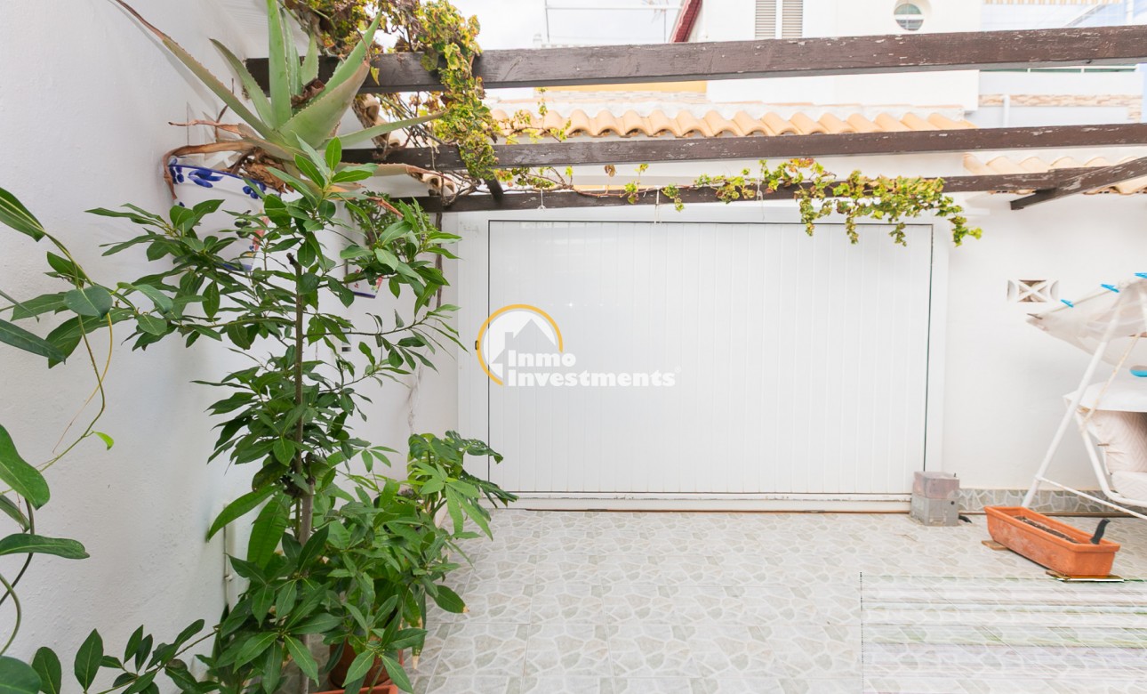 Bestaande bouw - Half vrijstaande villa - Los Altos