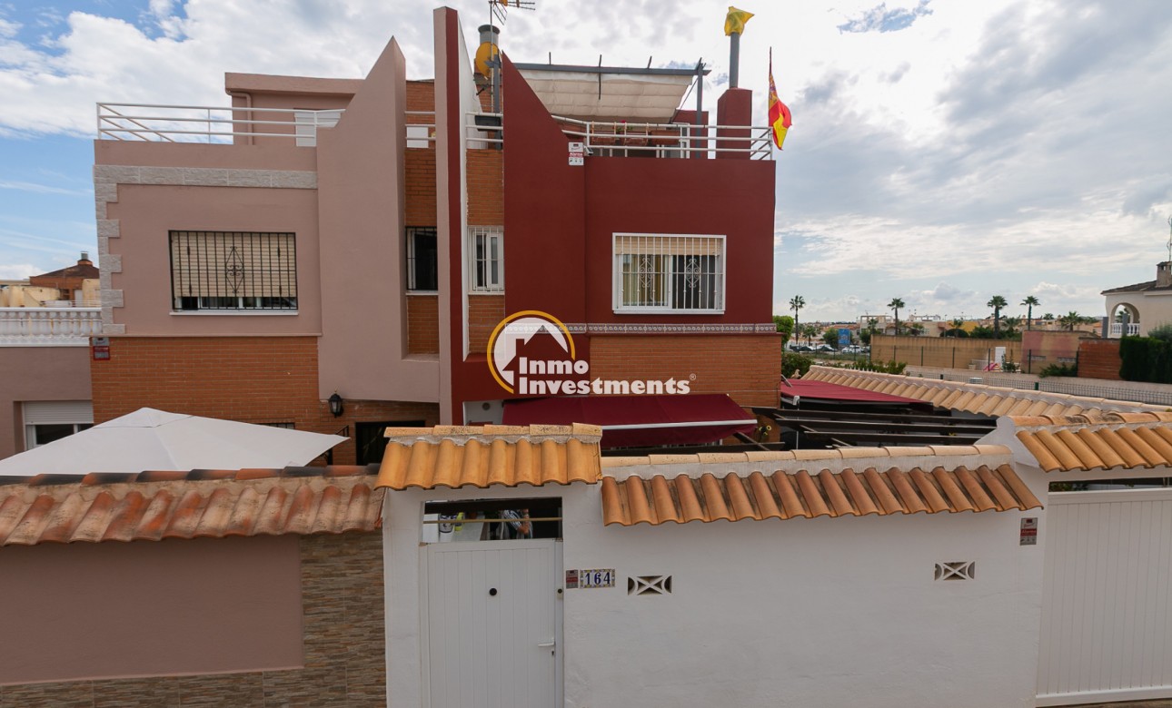 Bestaande bouw - Half vrijstaande villa - Los Altos