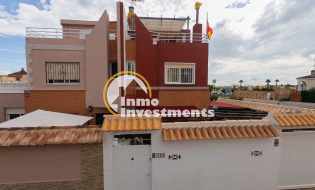 Bestaande bouw - Half vrijstaande villa - Los Altos