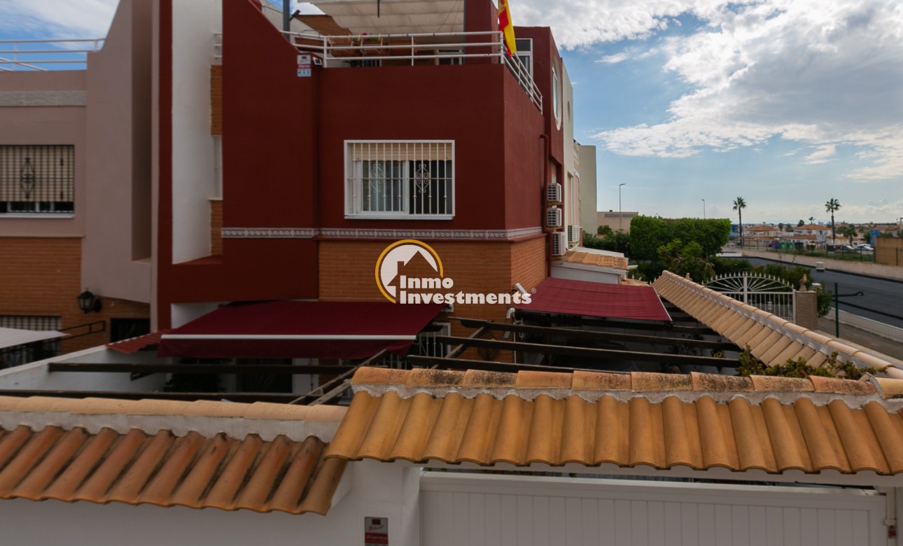 Bestaande bouw - Half vrijstaande villa - Los Altos