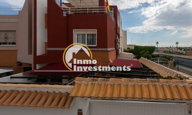 Bestaande bouw - Half vrijstaande villa - Los Altos