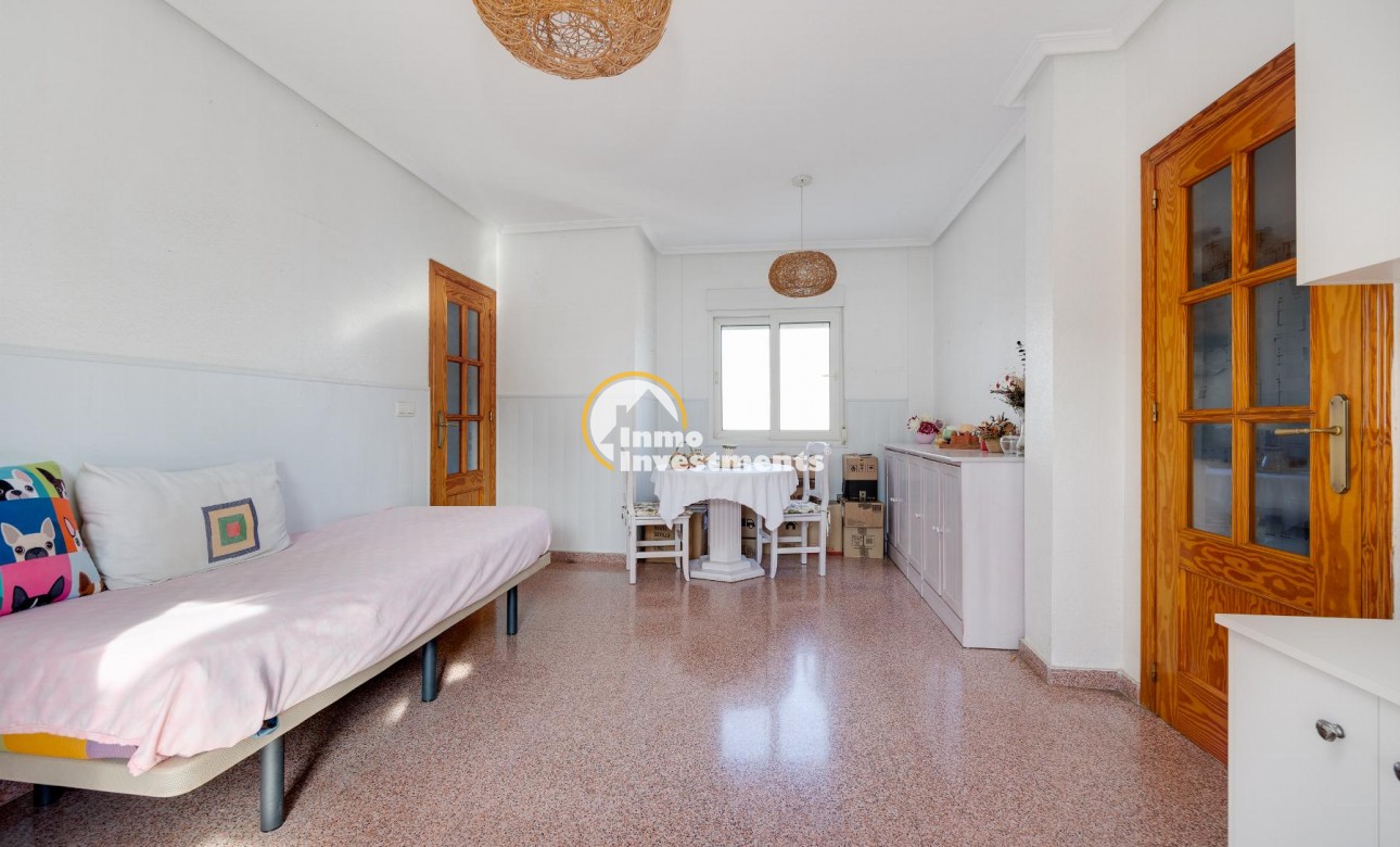 Resale - Apartment - Torrevieja - PARQUE DE LAS NACIONES