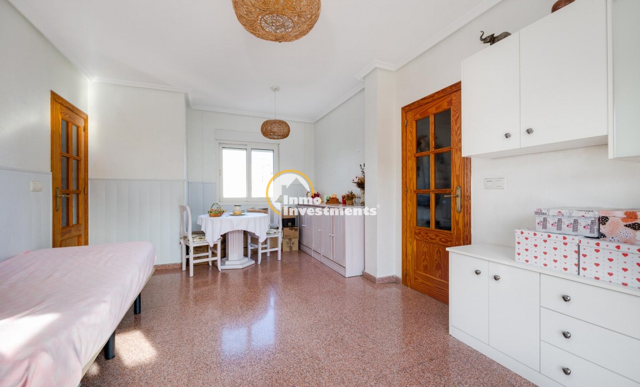 Resale - Apartment - Torrevieja - PARQUE DE LAS NACIONES