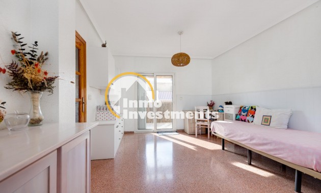 Resale - Apartment - Torrevieja - PARQUE DE LAS NACIONES