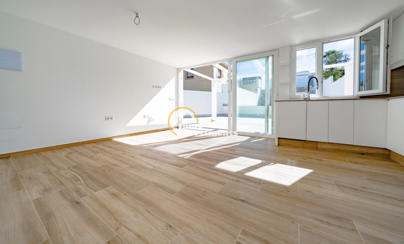 Bestaande bouw - Half vrijstaande villa - Los Balcones