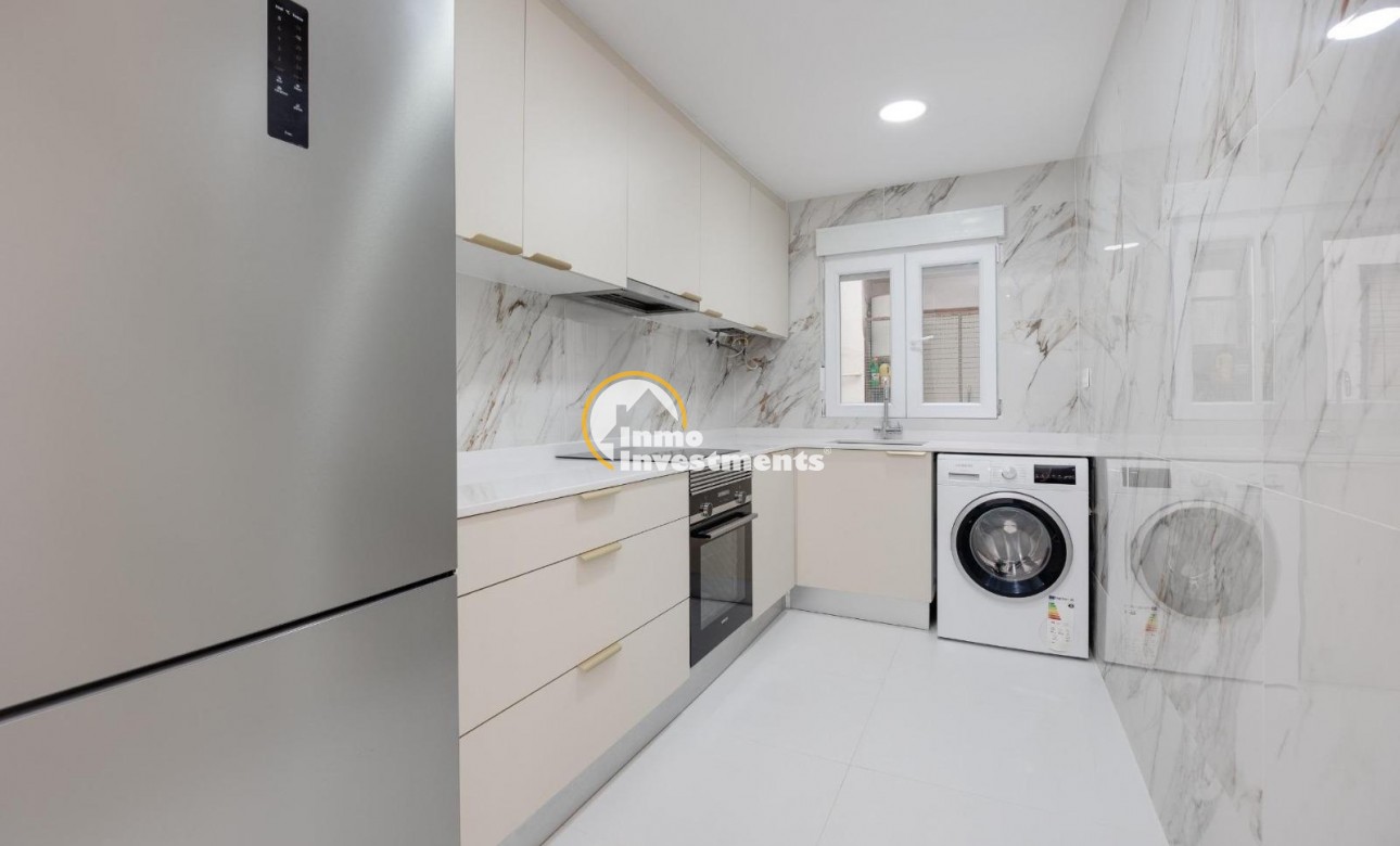 Resale - Apartment - Torrevieja - Beach