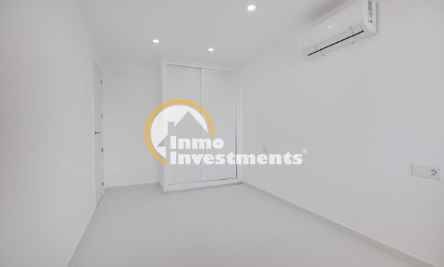 Resale - Apartment - Torrevieja - Beach