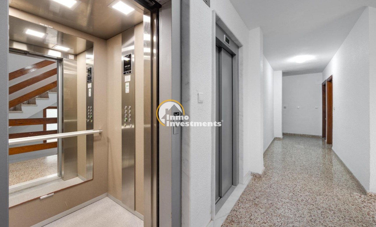 Resale - Apartment - Torrevieja - Beach