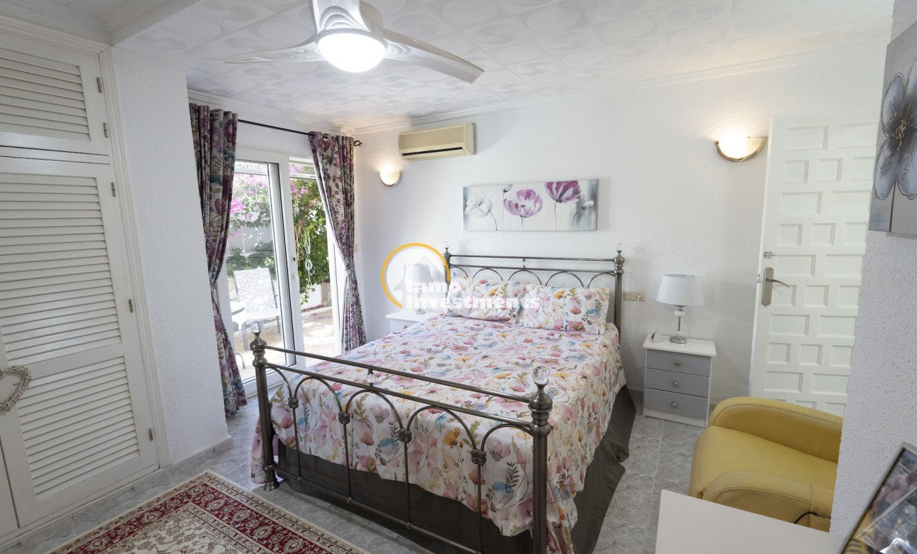 Resale - Villa - Torrevieja - San Luis