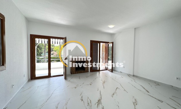 Resale - Apartment - Villamartin - Plaza