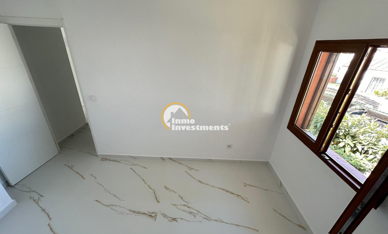 Resale - Apartment - Villamartin - Plaza