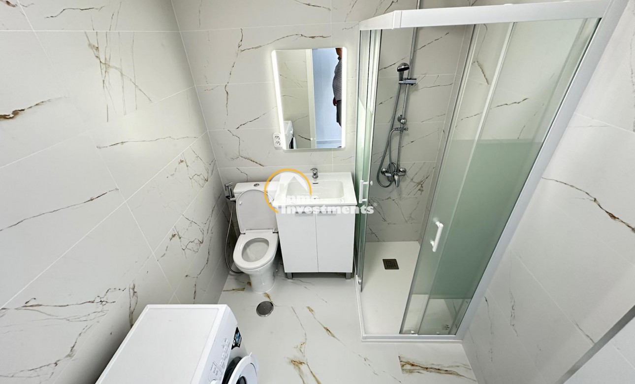 Resale - Apartment - Villamartin - Plaza