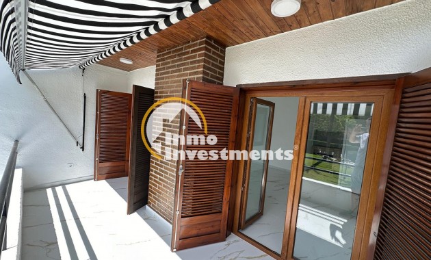 Resale - Apartment - Villamartin - Plaza