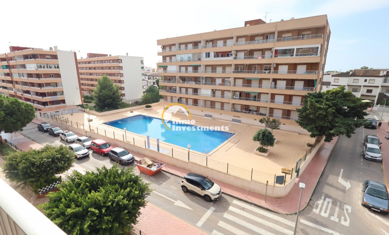 Resale - Apartment - Punta Prima - Beachside