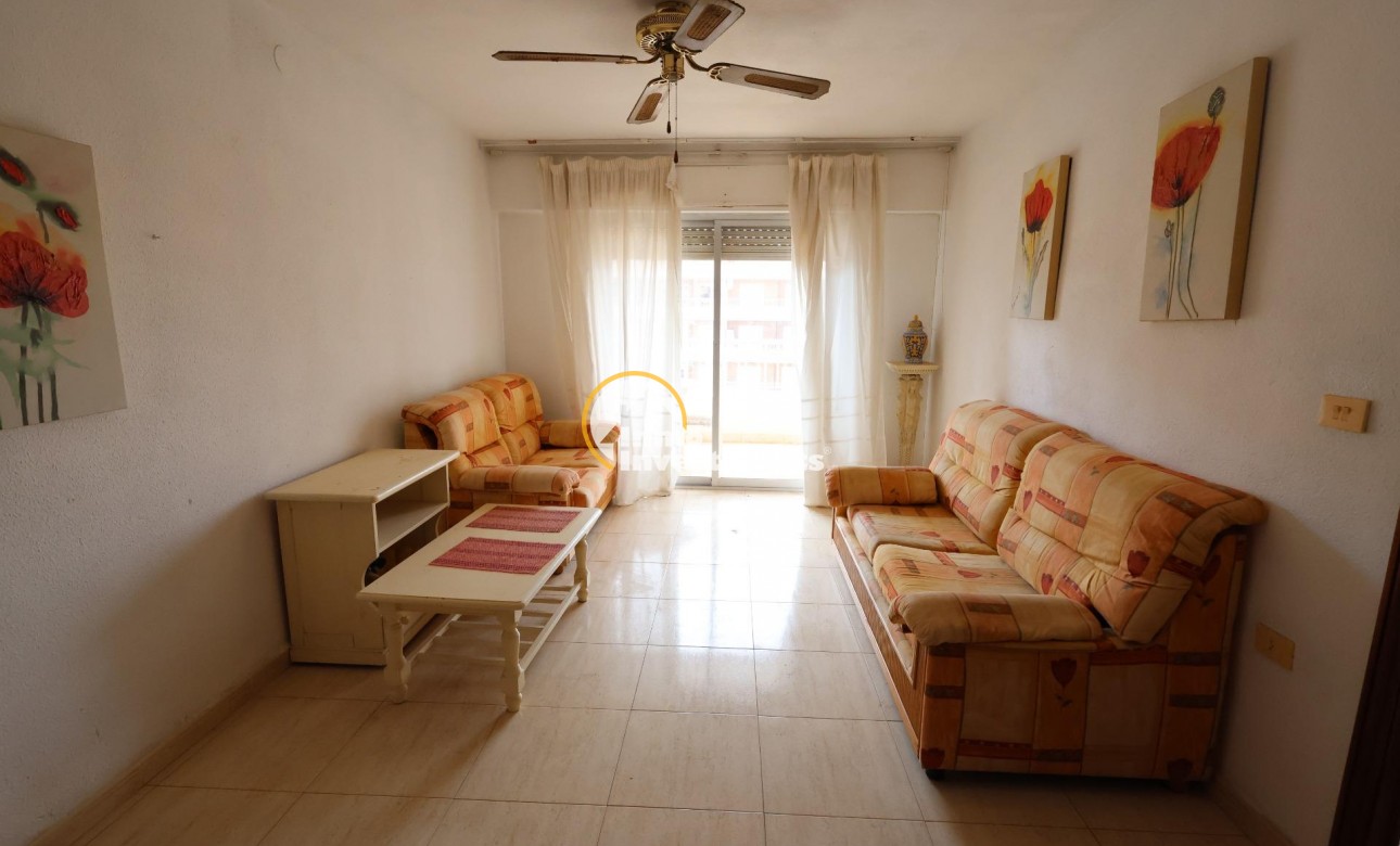 Resale - Apartment - Punta Prima - Beachside