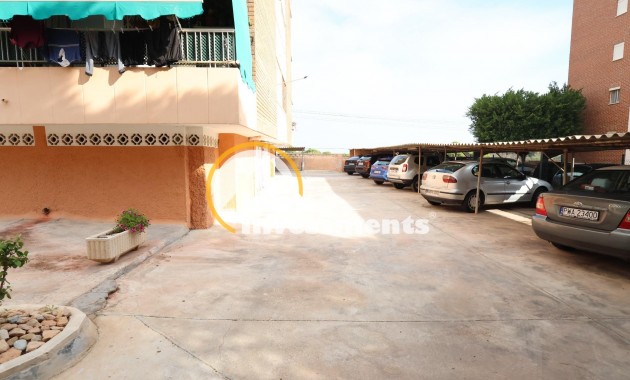 Resale - Apartment - Punta Prima - Beachside