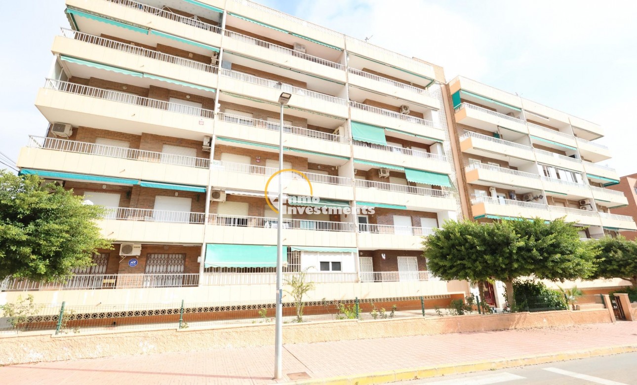 Resale - Apartment - Punta Prima - Beachside