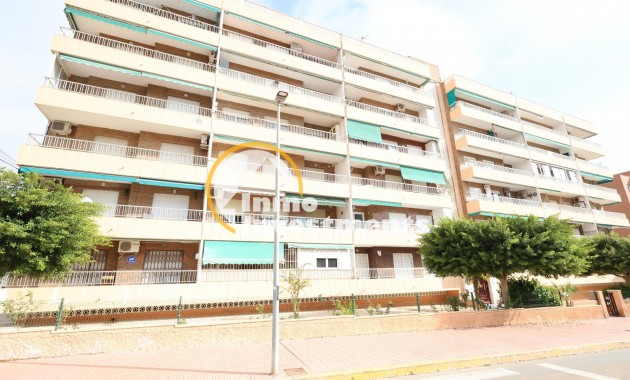 Resale - Apartment - Punta Prima - Beachside
