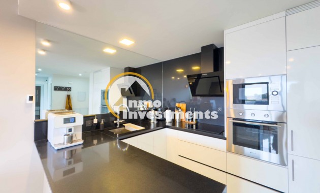 Resale - Apartment - Los Altos