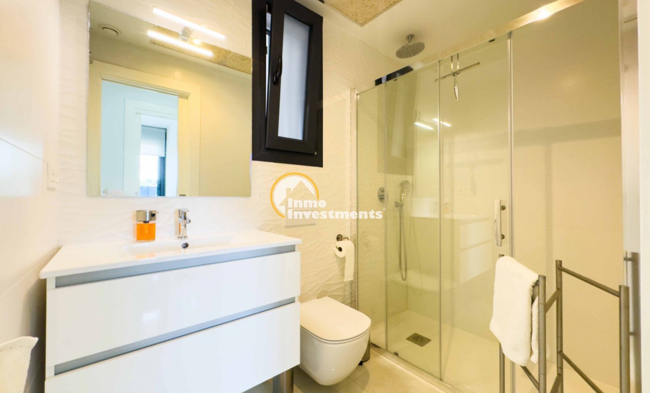 Resale - Apartment - Los Altos