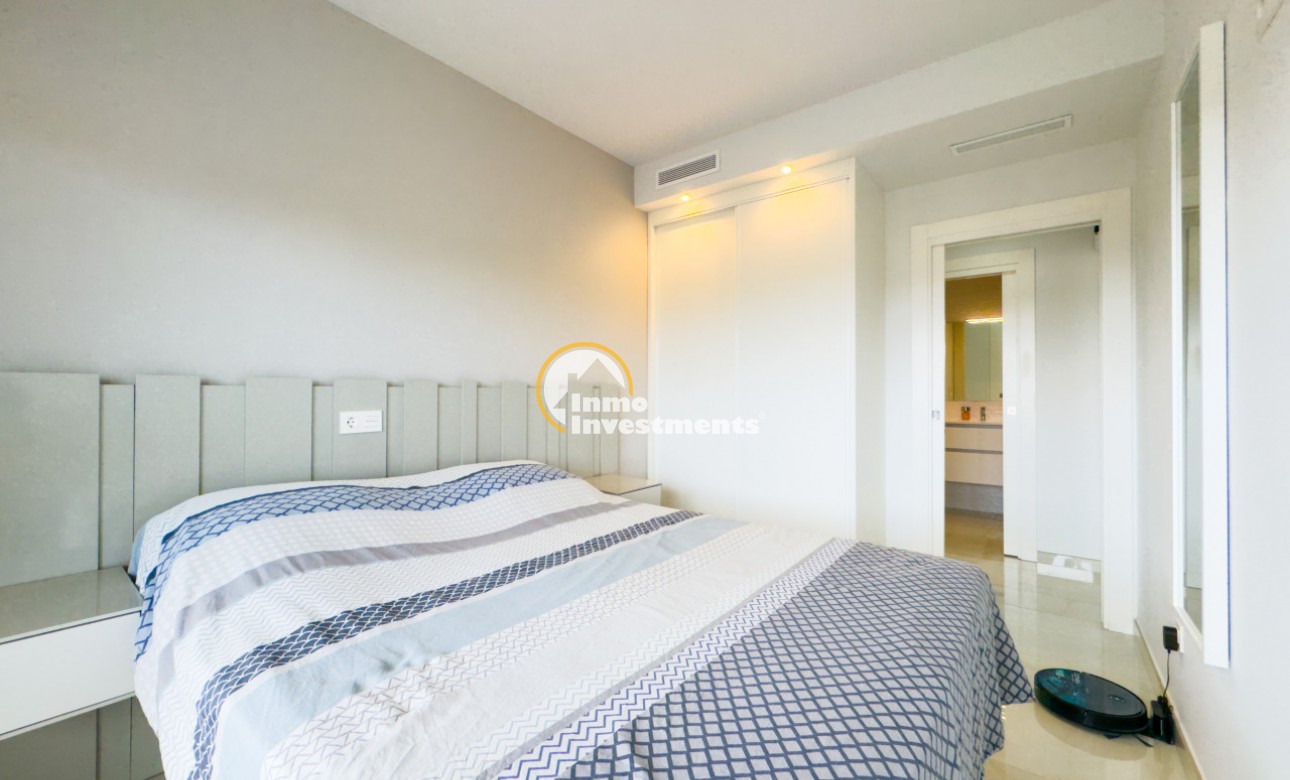 Resale - Apartment - Los Altos