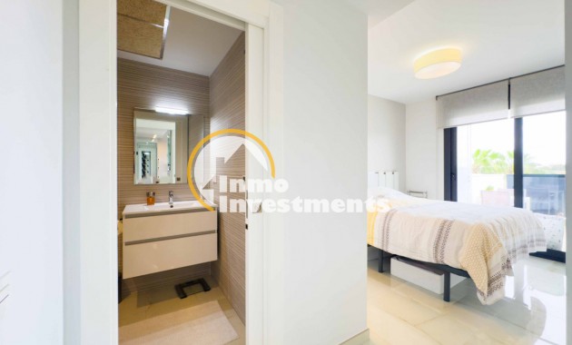 Resale - Apartment - Los Altos