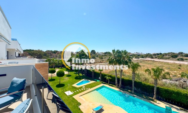 Resale - Apartment - Los Altos