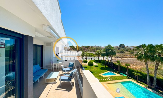Resale - Apartment - Los Altos