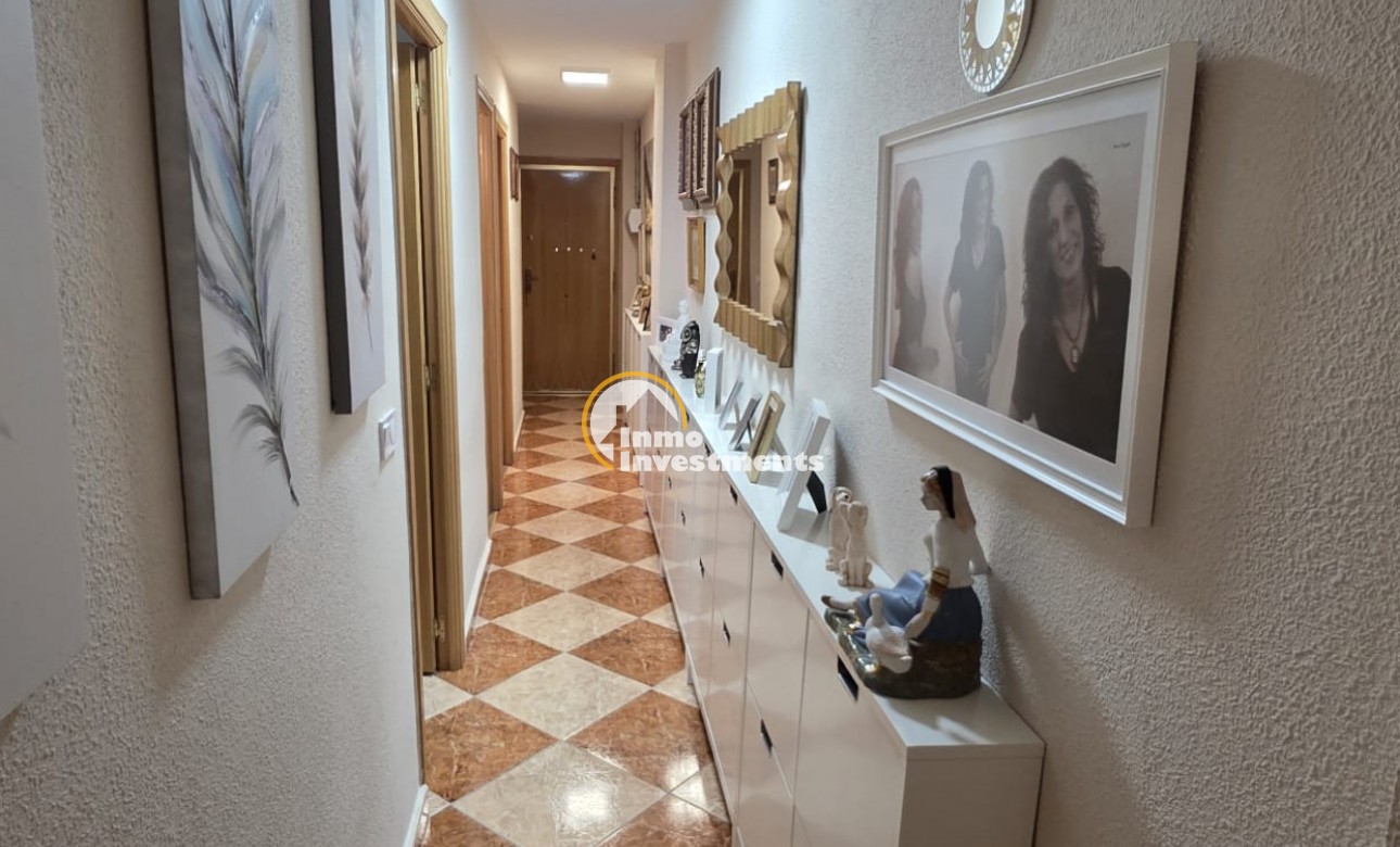 Resale - Apartment - Torrevieja - Playa de los Naufragos