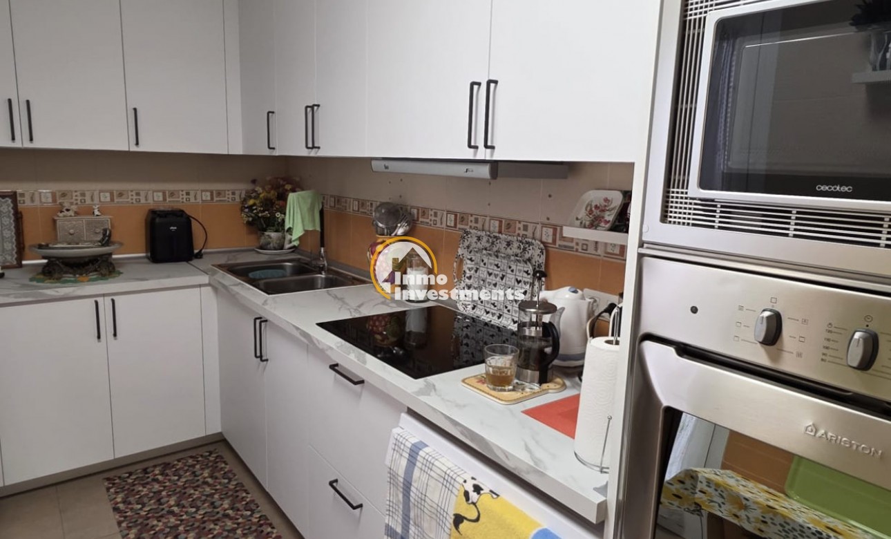 Resale - Apartment - Torrevieja - Playa de los Naufragos