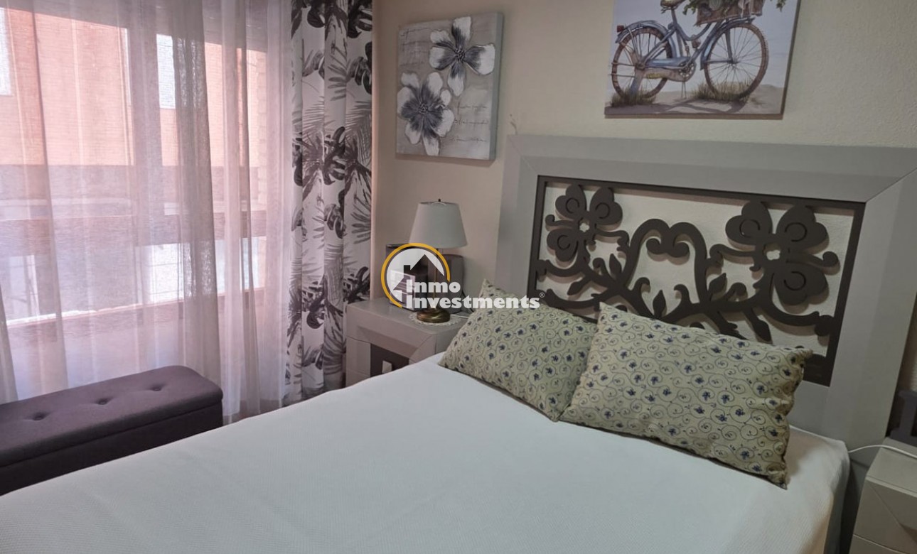 Resale - Apartment - Torrevieja - Playa de los Naufragos