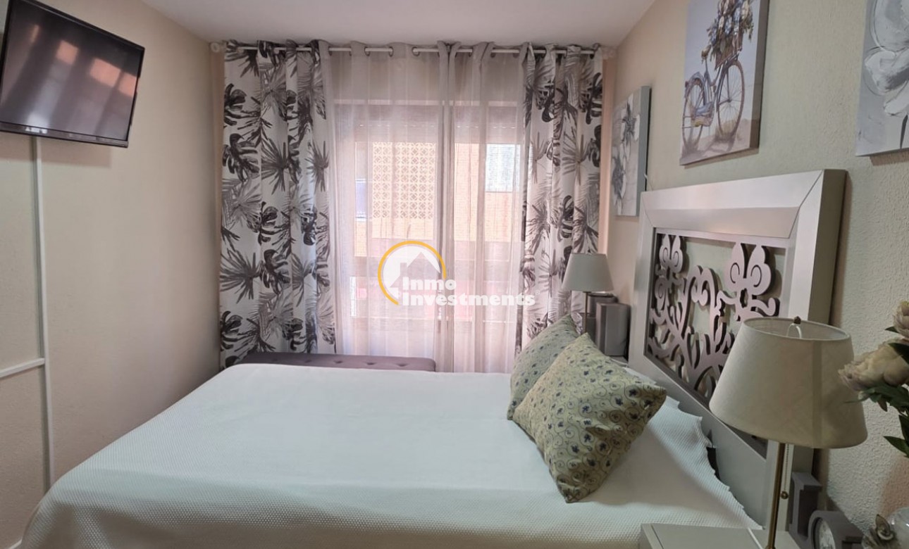 Resale - Apartment - Torrevieja - Playa de los Naufragos
