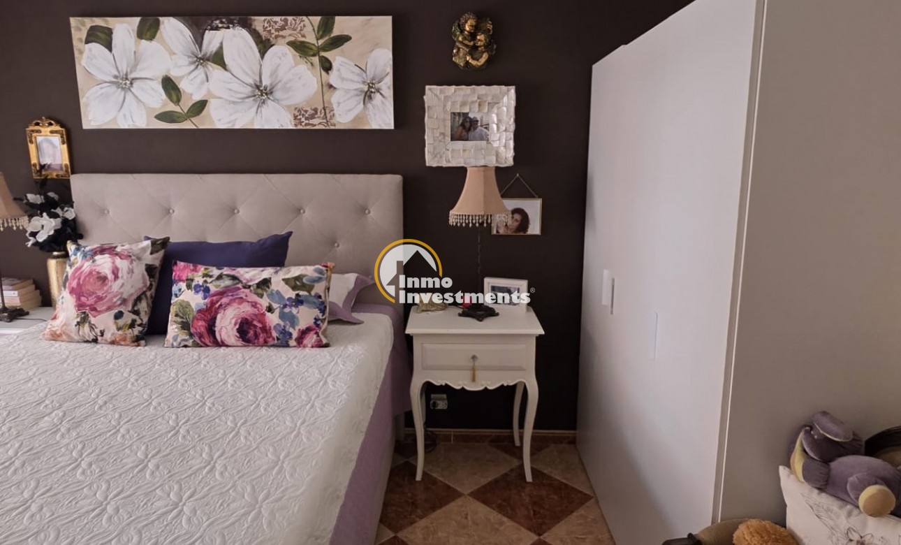 Resale - Apartment - Torrevieja - Playa de los Naufragos