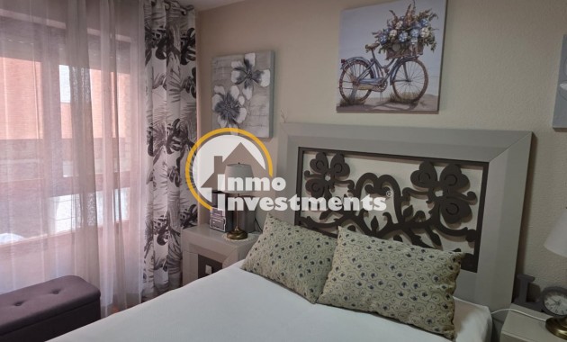 Resale - Apartment - Torrevieja - Playa de los Naufragos