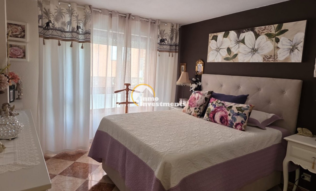 Resale - Apartment - Torrevieja - Playa de los Naufragos