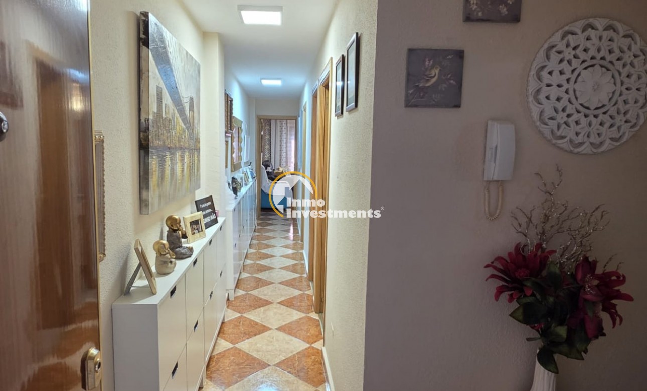 Resale - Apartment - Torrevieja - Playa de los Naufragos