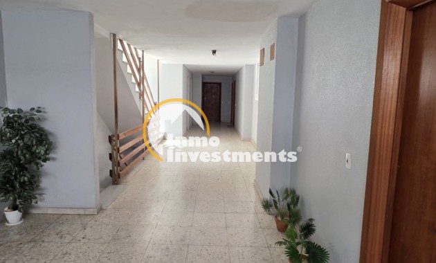 Resale - Apartment - Torrevieja - Playa de los Naufragos