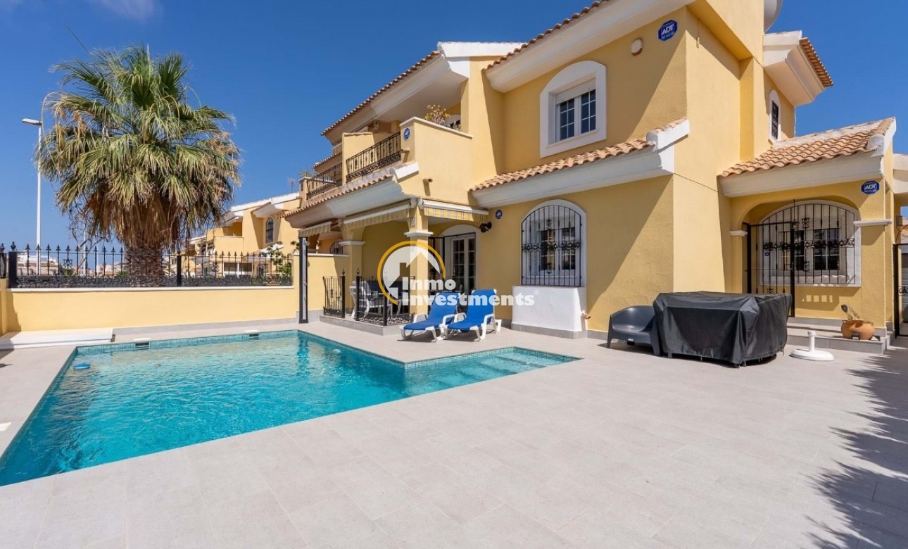 Bestaande bouw - Half vrijstaande villa - Villamartin - Los Dolses