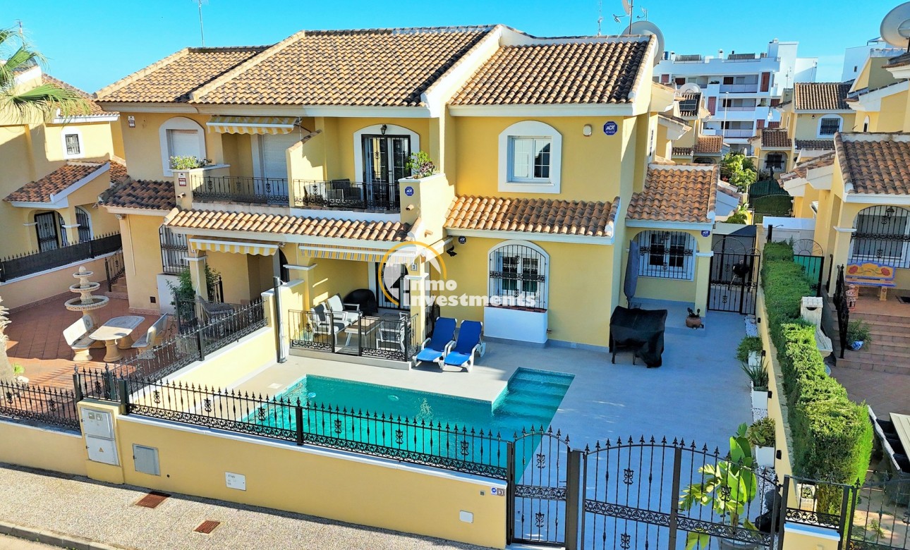 Bestaande bouw - Half vrijstaande villa - Villamartin - Los Dolses