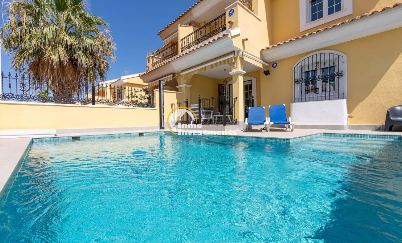 Bestaande bouw - Half vrijstaande villa - Villamartin - Los Dolses