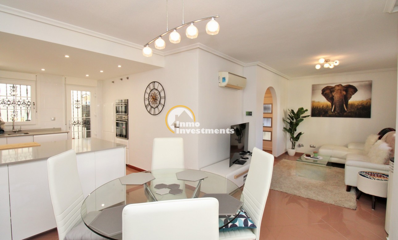 Bestaande bouw - Half vrijstaande villa - Villamartin - Los Dolses