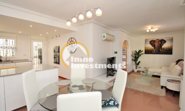 Bestaande bouw - Half vrijstaande villa - Villamartin - Los Dolses