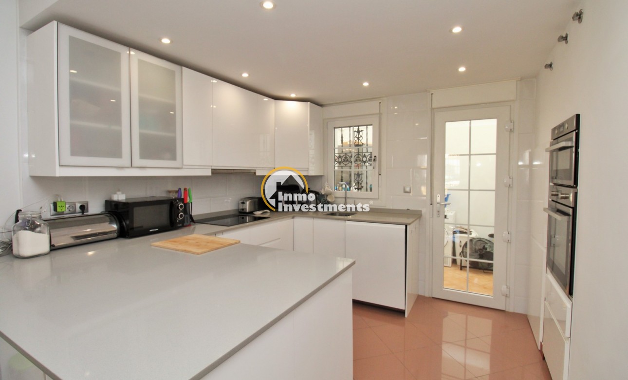 Bestaande bouw - Half vrijstaande villa - Villamartin - Los Dolses