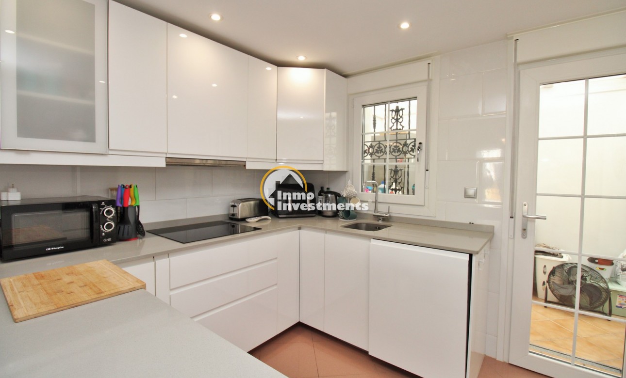 Bestaande bouw - Half vrijstaande villa - Villamartin - Los Dolses