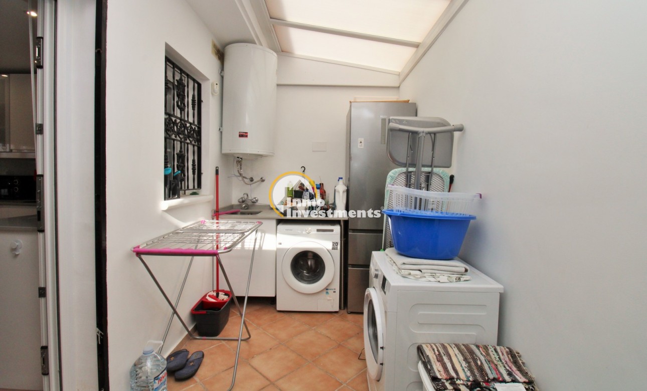 Bestaande bouw - Half vrijstaande villa - Villamartin - Los Dolses