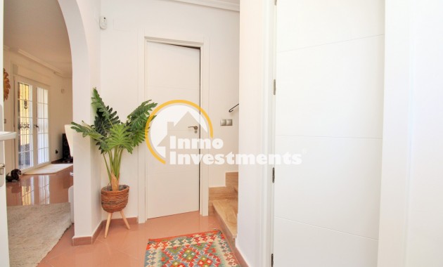 Bestaande bouw - Half vrijstaande villa - Villamartin - Los Dolses