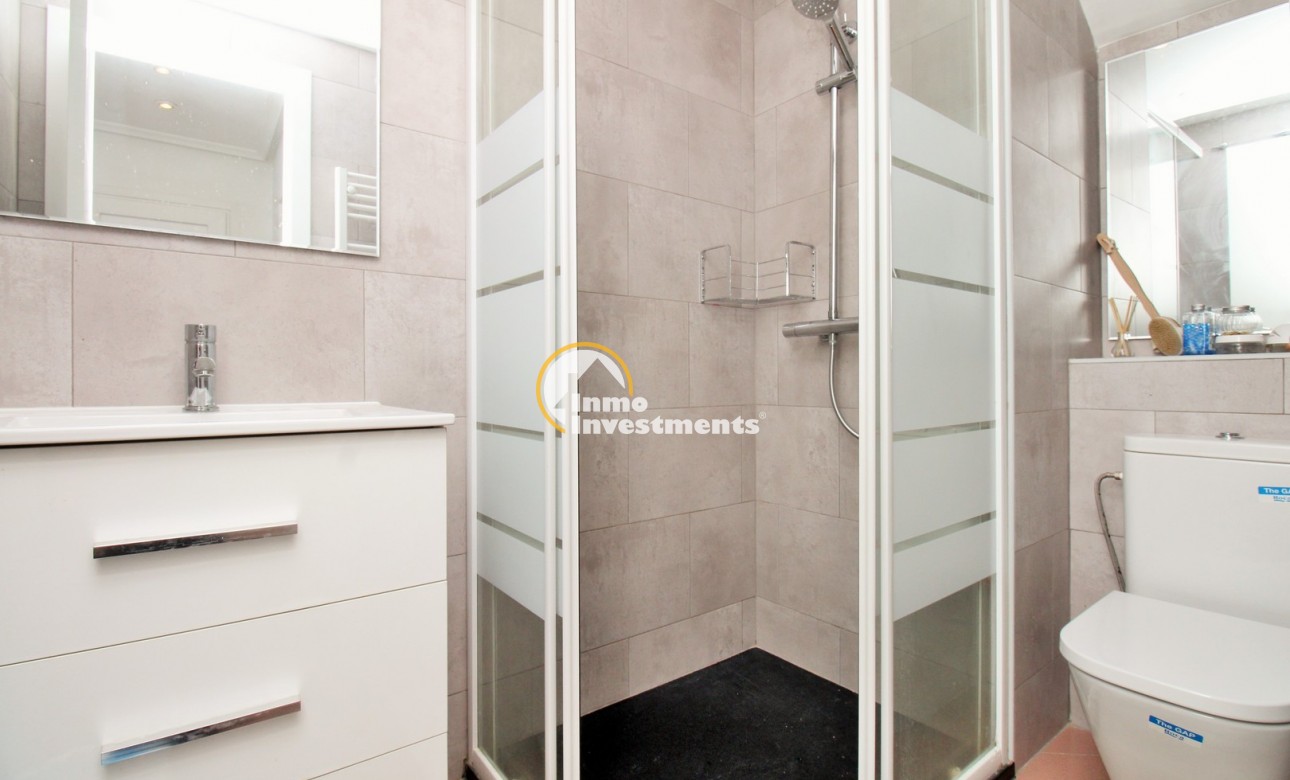 Bestaande bouw - Half vrijstaande villa - Villamartin - Los Dolses