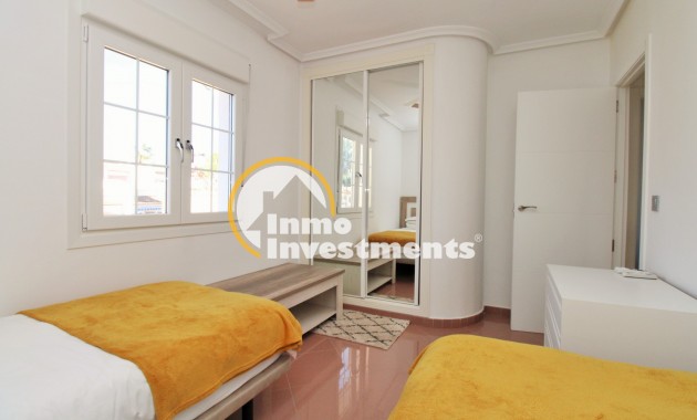 Bestaande bouw - Half vrijstaande villa - Villamartin - Los Dolses