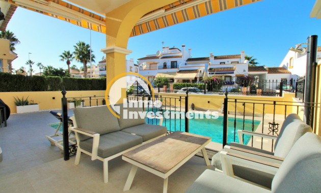 Bestaande bouw - Half vrijstaande villa - Villamartin - Los Dolses