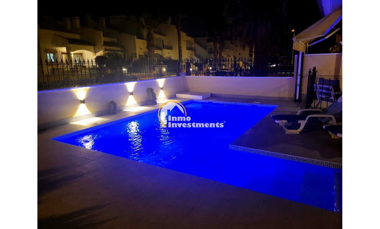 Bestaande bouw - Half vrijstaande villa - Villamartin - Los Dolses